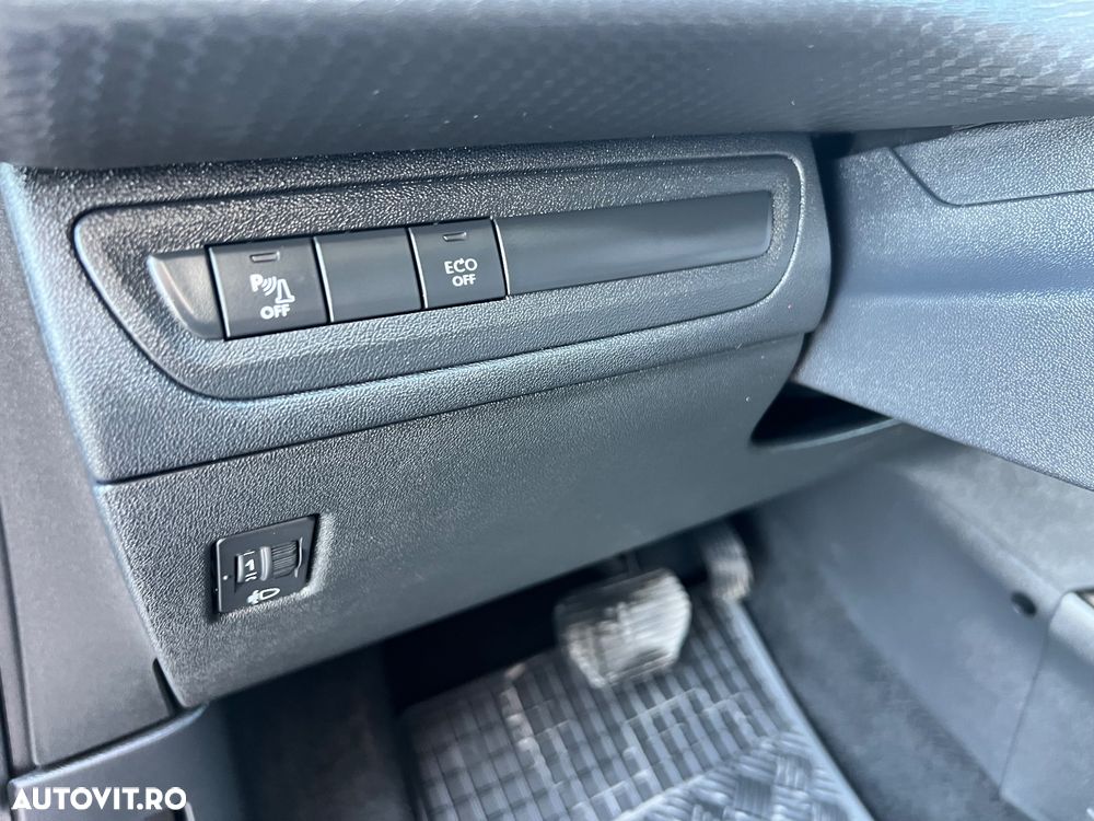 Peugeot 2008 PureTech 110 GPF Stop&Start EAT6 Signature - 18