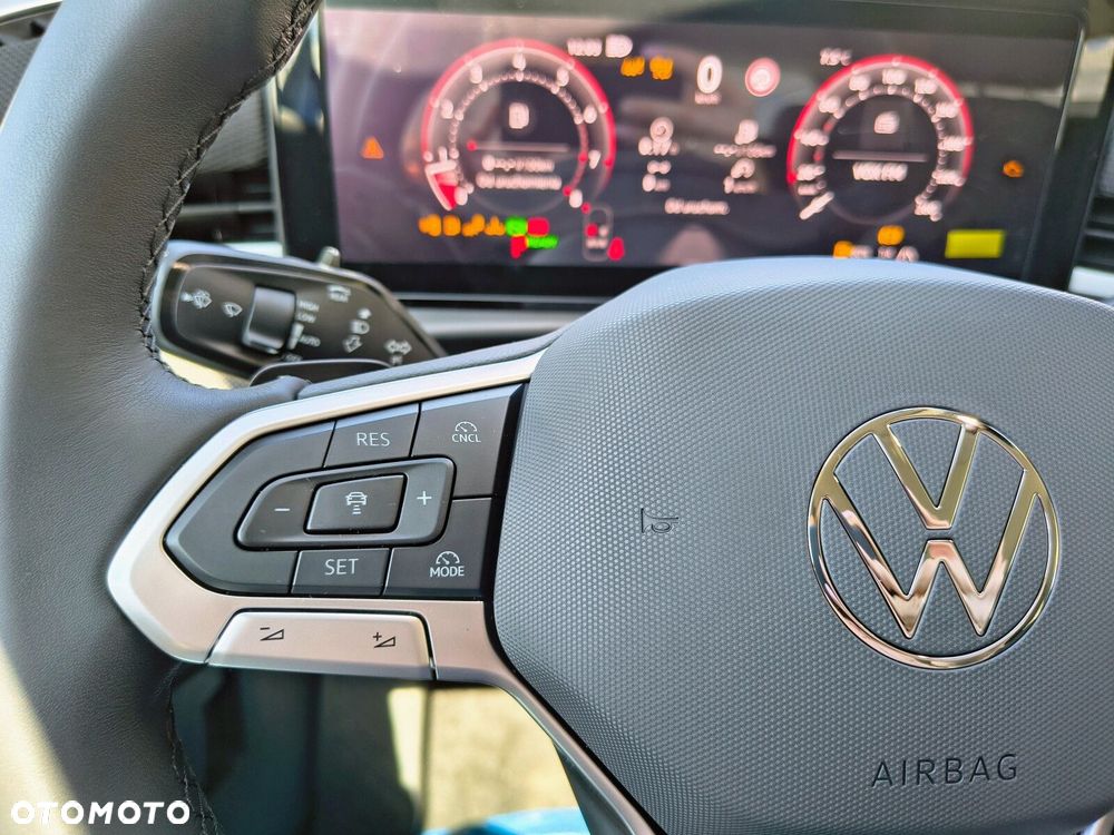 Volkswagen T-Roc 1.5 eTSI Life DSG - 23