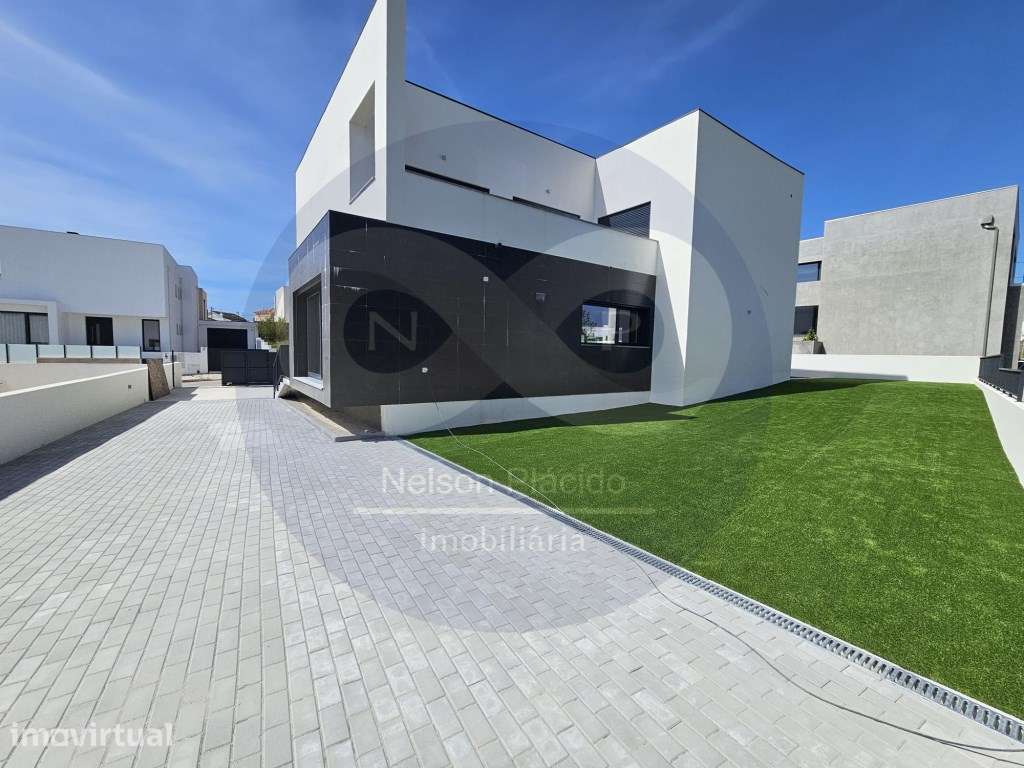Moradia Independente T5, com piscina, em Ponte do Rol - Torres Vedr... - Grande imagem: 3/34