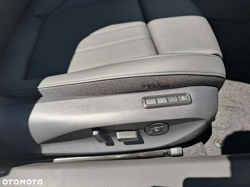 Skoda Superb 2.0 TDI SCR Selection DSG - 15