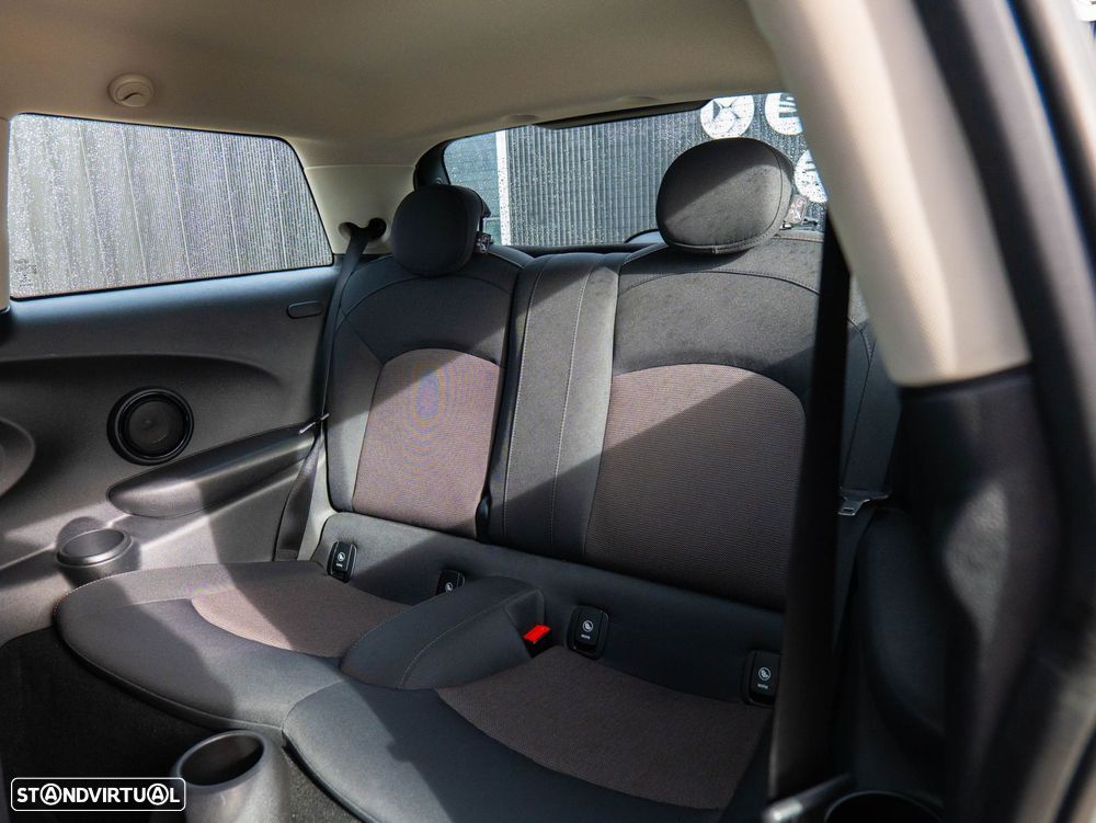 MINI 3 Portas One D - 26