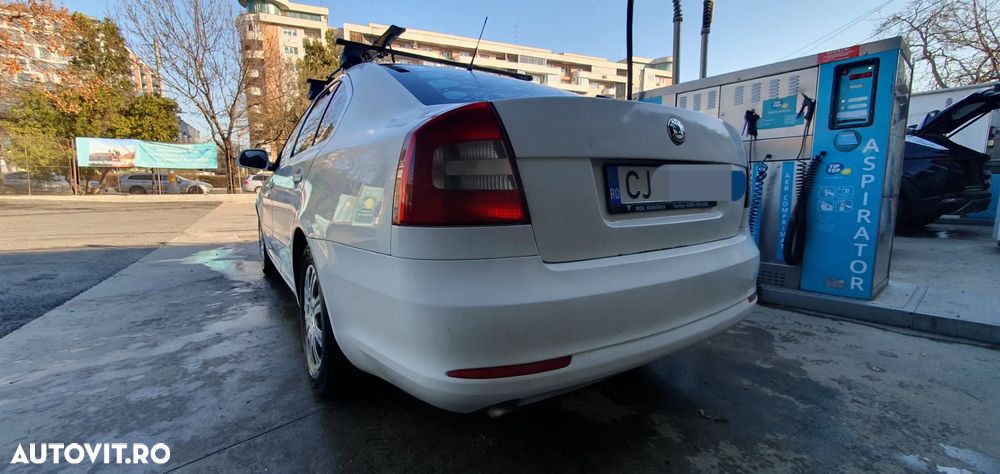 Skoda Octavia 1.6 TDI DPF Ambiente - 4