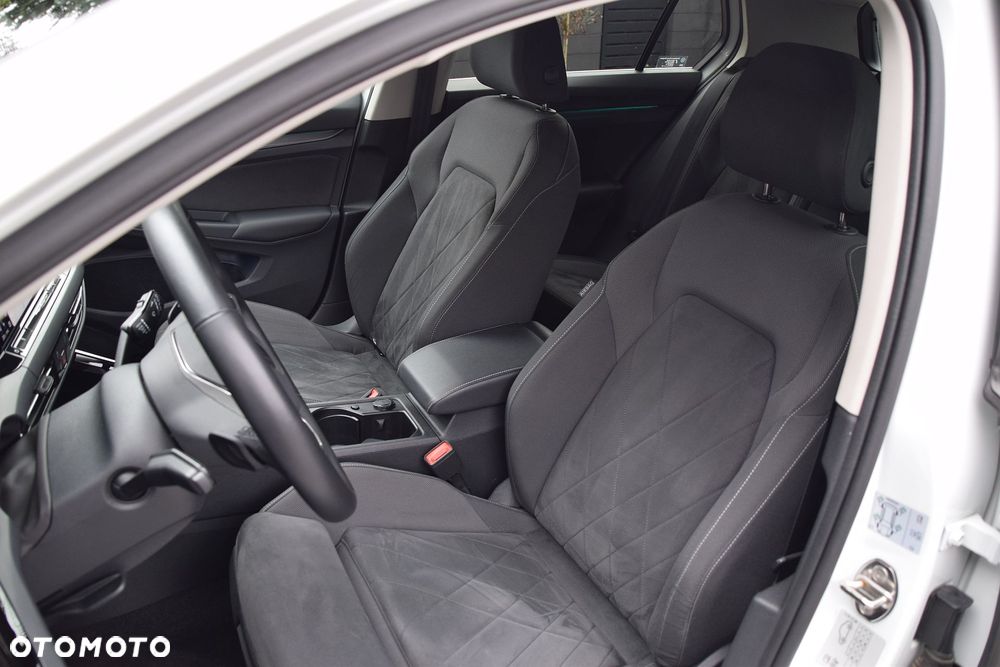 Volkswagen Golf 1.5 eTSI EVO Style DSG - 28