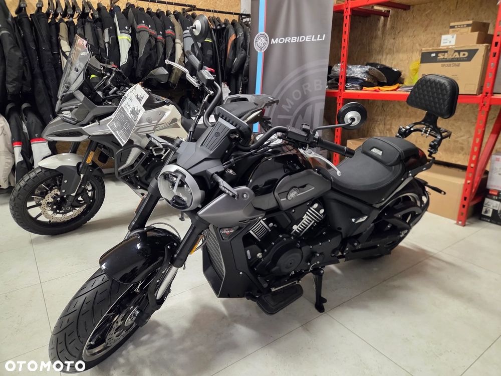 Morbidelli C1002V - 1