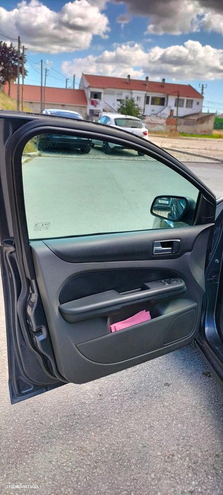 Ford Focus SW 1.6 TDCi Connection - 19
