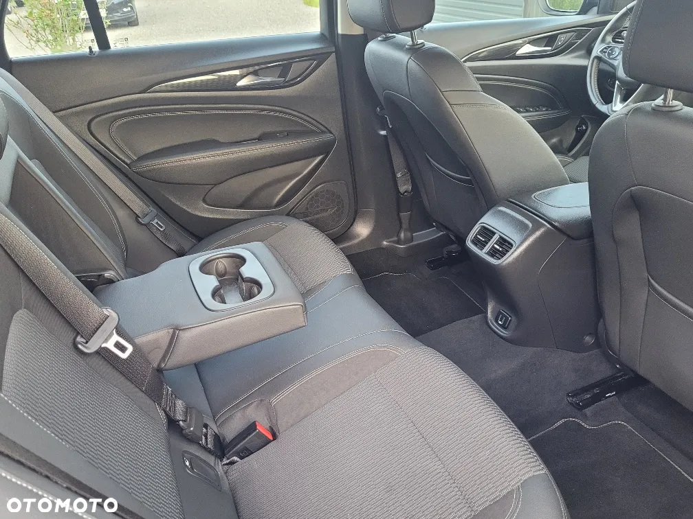 Opel Insignia 2.0 CDTI Innovation S&S - 10