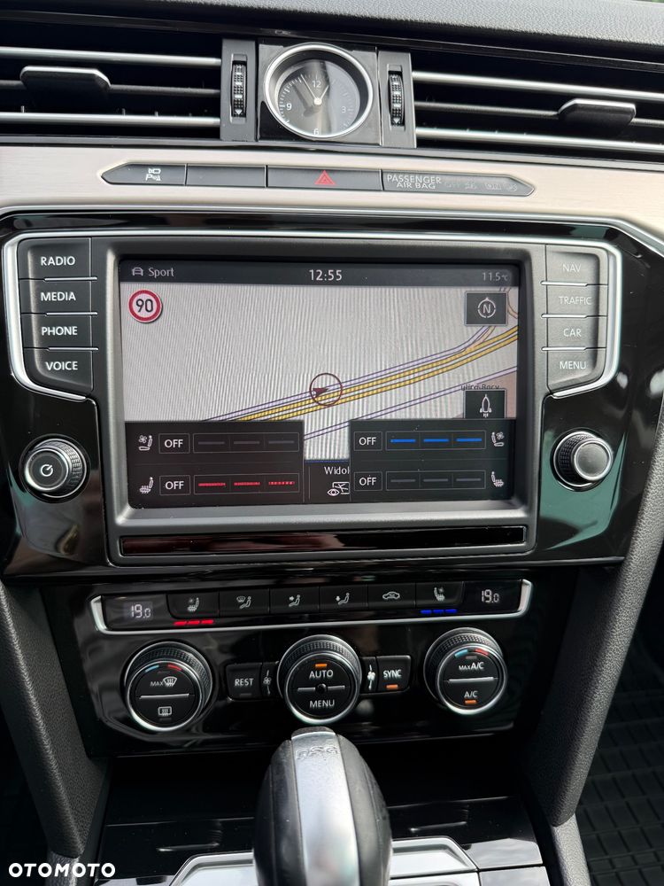 Volkswagen Passat - 31