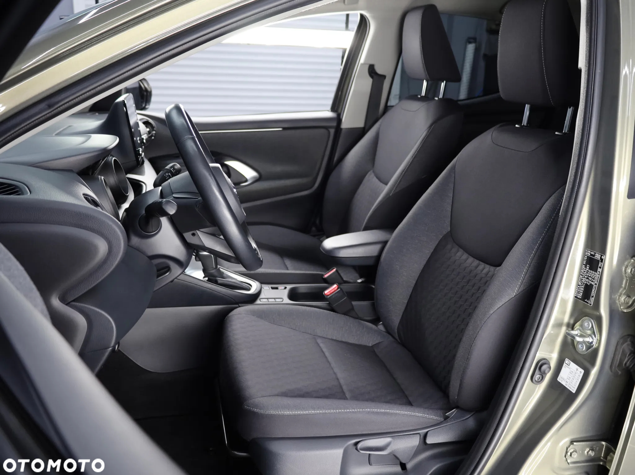 Toyota Yaris Hybrid 1.5 Comfort - 36