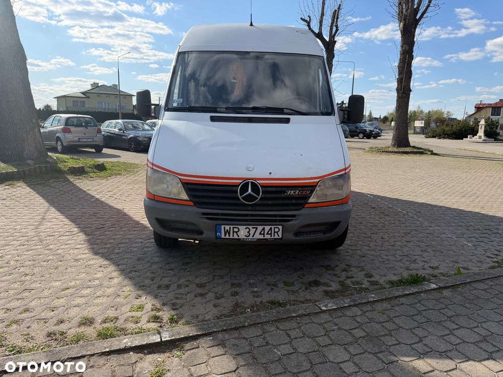 Mercedes-Benz Sprinter - 2