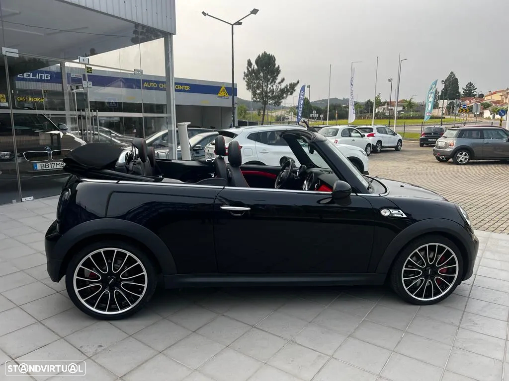 MINI Cabrio John Cooper Works - 17
