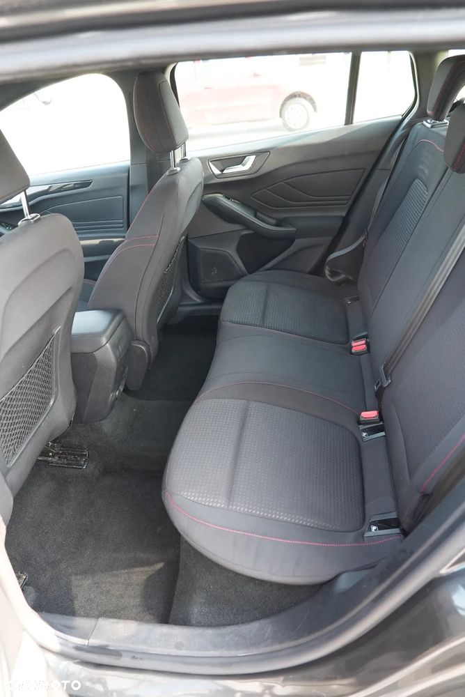 Ford Focus 1.5 EcoBoost ST-Line Business - 9