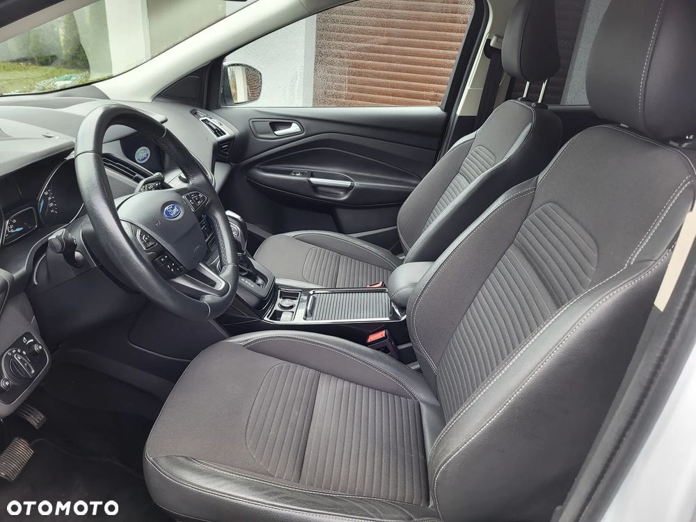 Ford Kuga 1.5 EcoBoost 2x4 Titanium - 27