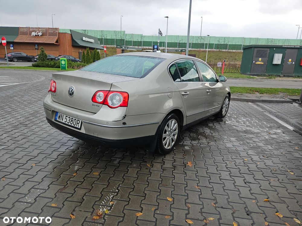 Volkswagen Passat 2.0 TDI Comfortline - 4