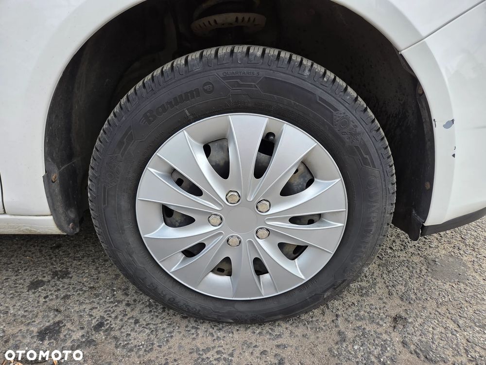 Skoda Fabia 1.2 HTP SPECIAL - 17
