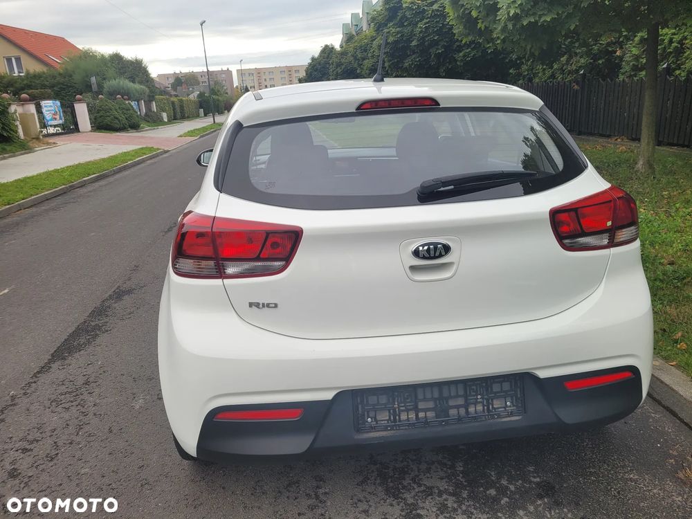 Kia Rio - 7