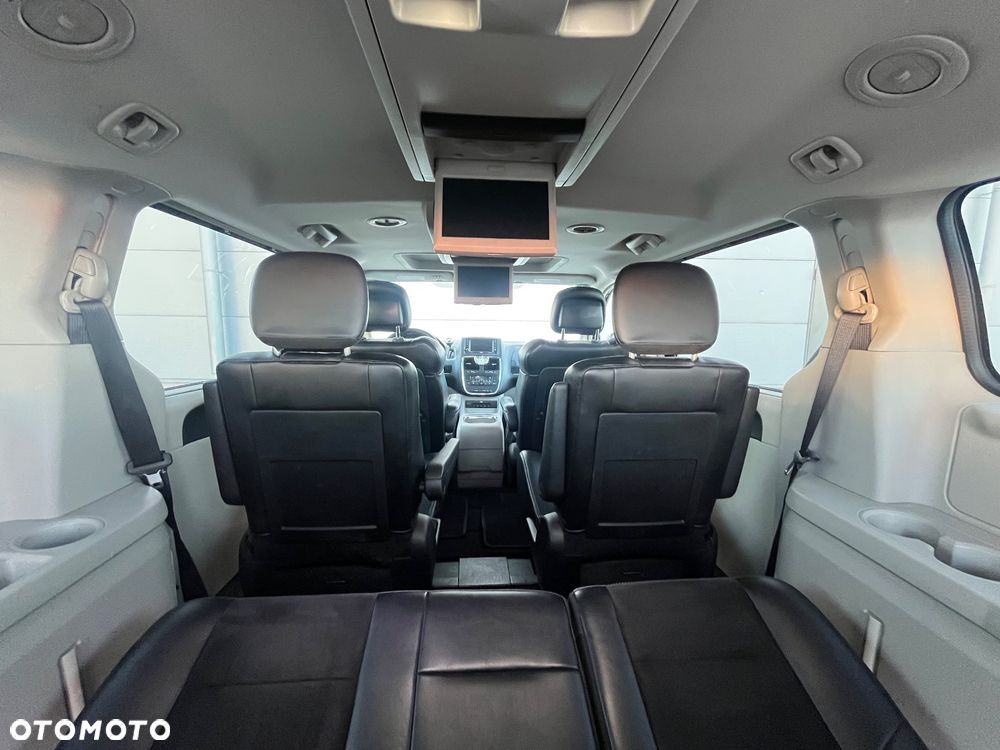 Chrysler Town & Country 3.6 Limited - 10