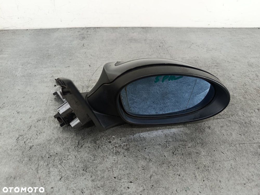 LUSTERKO PRAWE BMW 1 E87 668/9 - 4