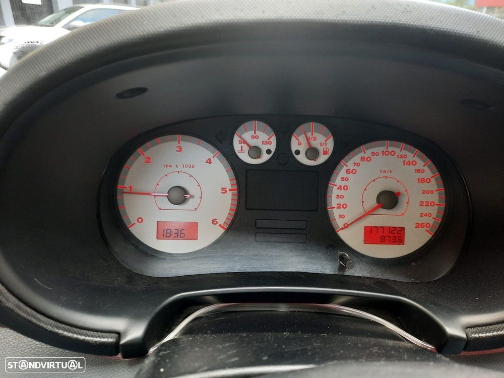 SEAT Leon 1.9 TDI Confort AC+JE - 11