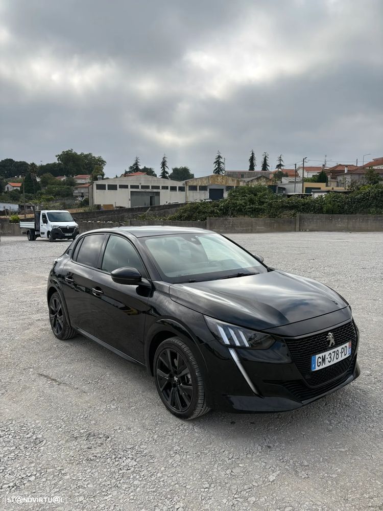 Peugeot e-208 GT+ - 4