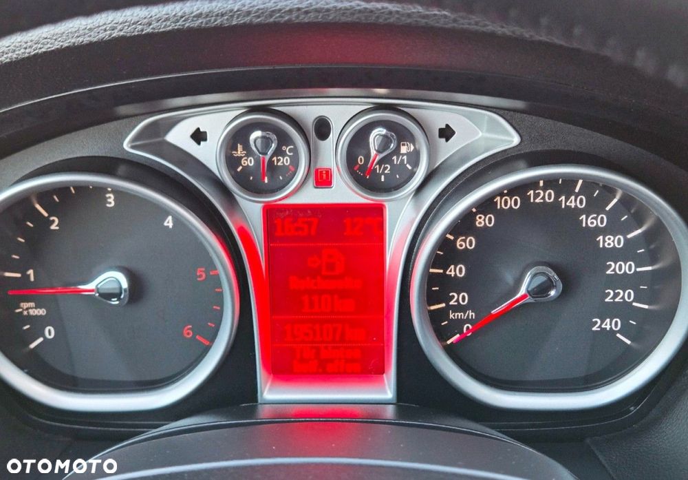 Ford Kuga - 12