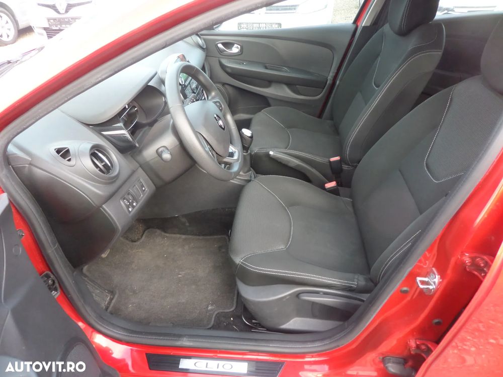 Renault Clio - 11