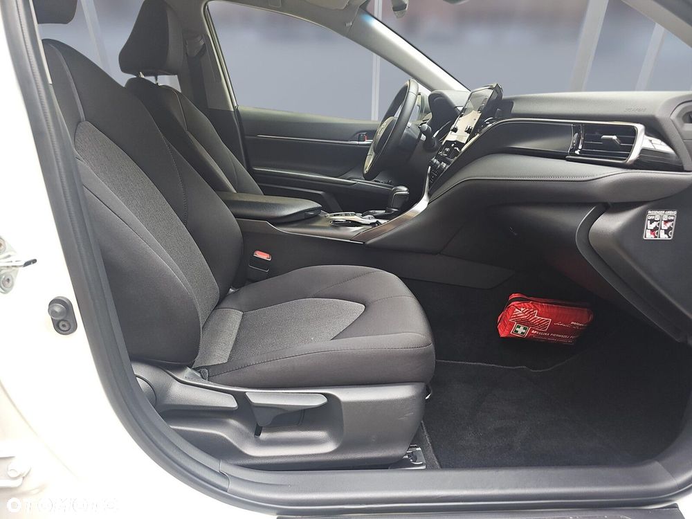 Toyota Camry 2.5 Hybrid Comfort CVT - 11