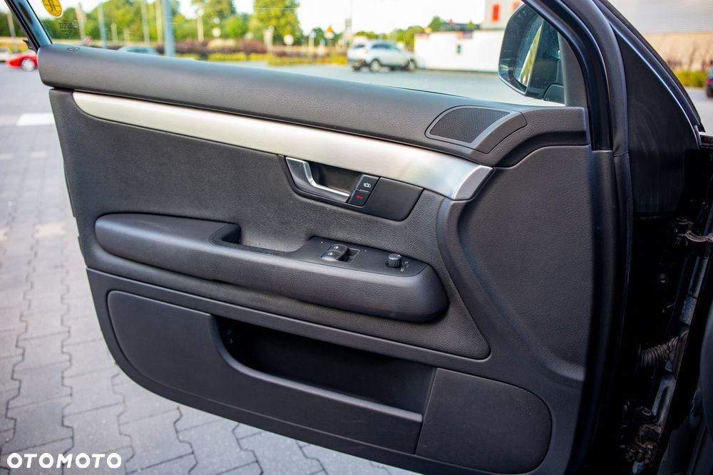 Audi A4 Limousine - 25