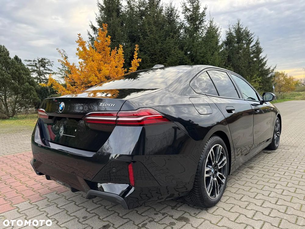 BMW Seria 5 520i Touring - 6