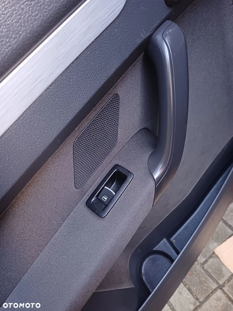 Volkswagen Touran 2.0 TDI DPF BlueMotion Technology Cup - 18