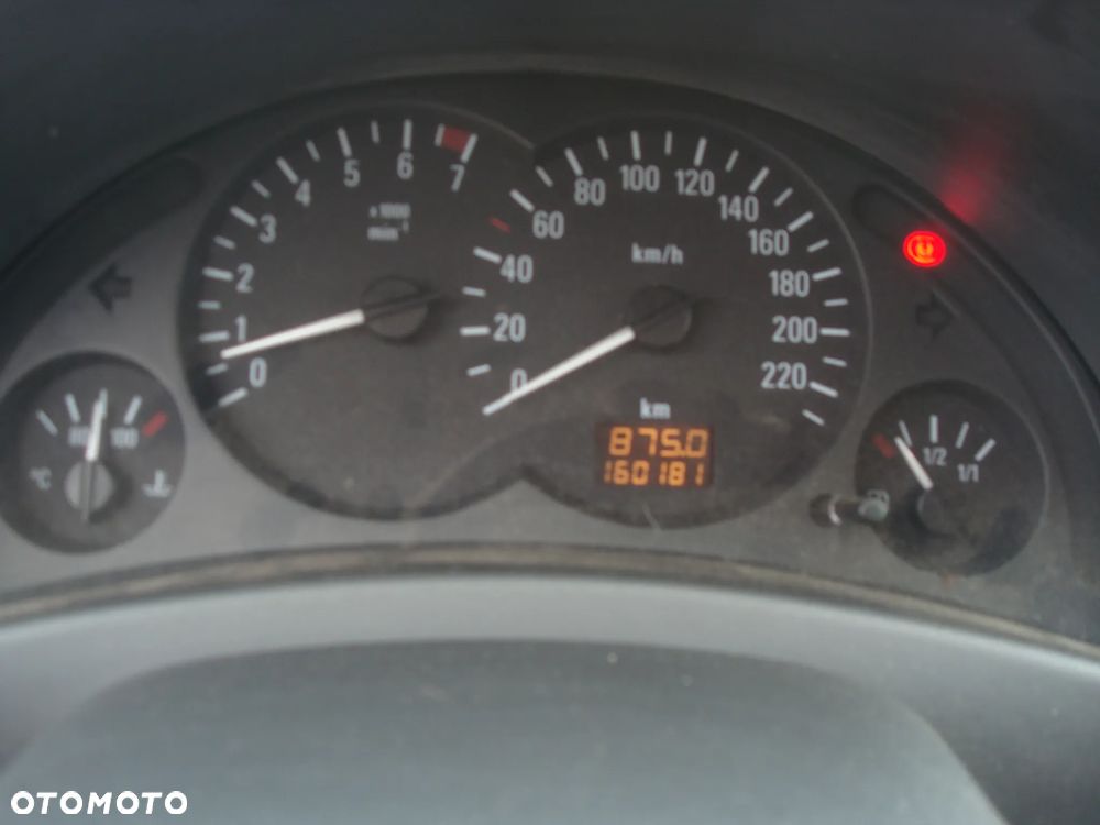 Opel Corsa 1.4 16V Cosmo - 33