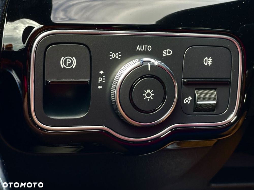 Mercedes-Benz CLA - 27