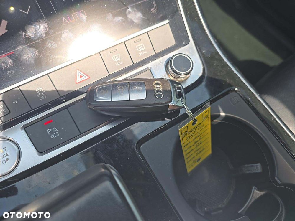 Audi Q8 55 TFSI quattro tiptronic - 10