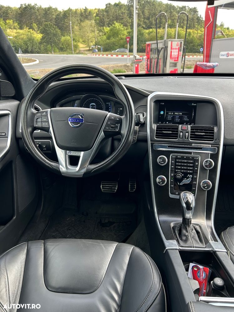 Volvo XC 60 D4 AWD Geartronic RDesign - 11