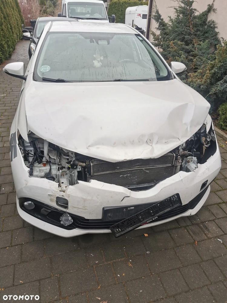 Toyota Auris Hybrid 135 Dynamic - 4