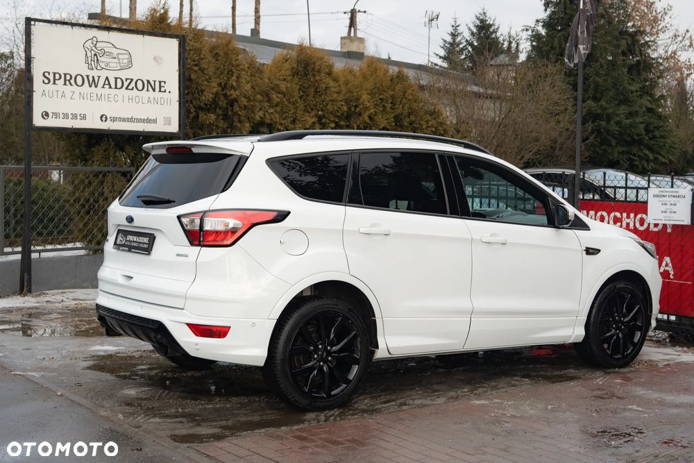 Ford Kuga 1.5 EcoBoost 2x4 ST-Line - 4