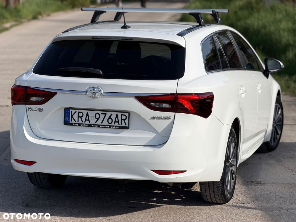 Toyota Avensis 2.0 D-4D Premium - 15