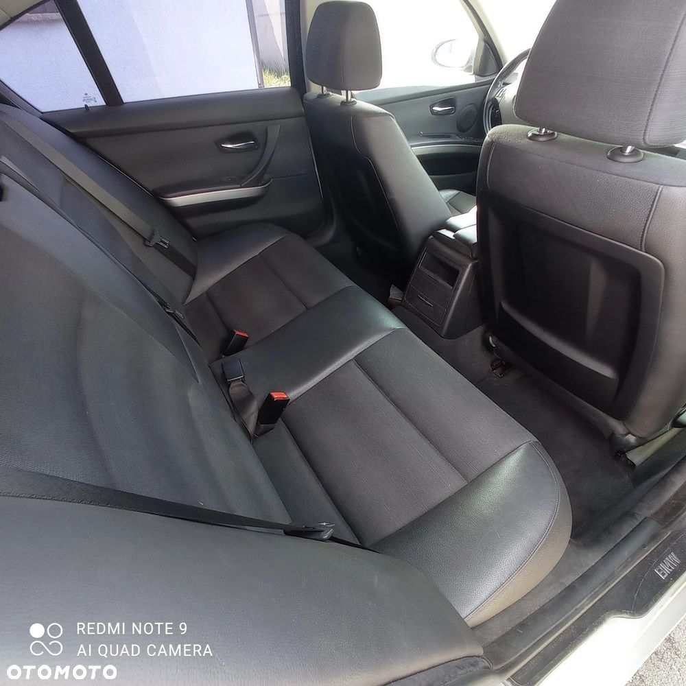 BMW Seria 3 320i - 3