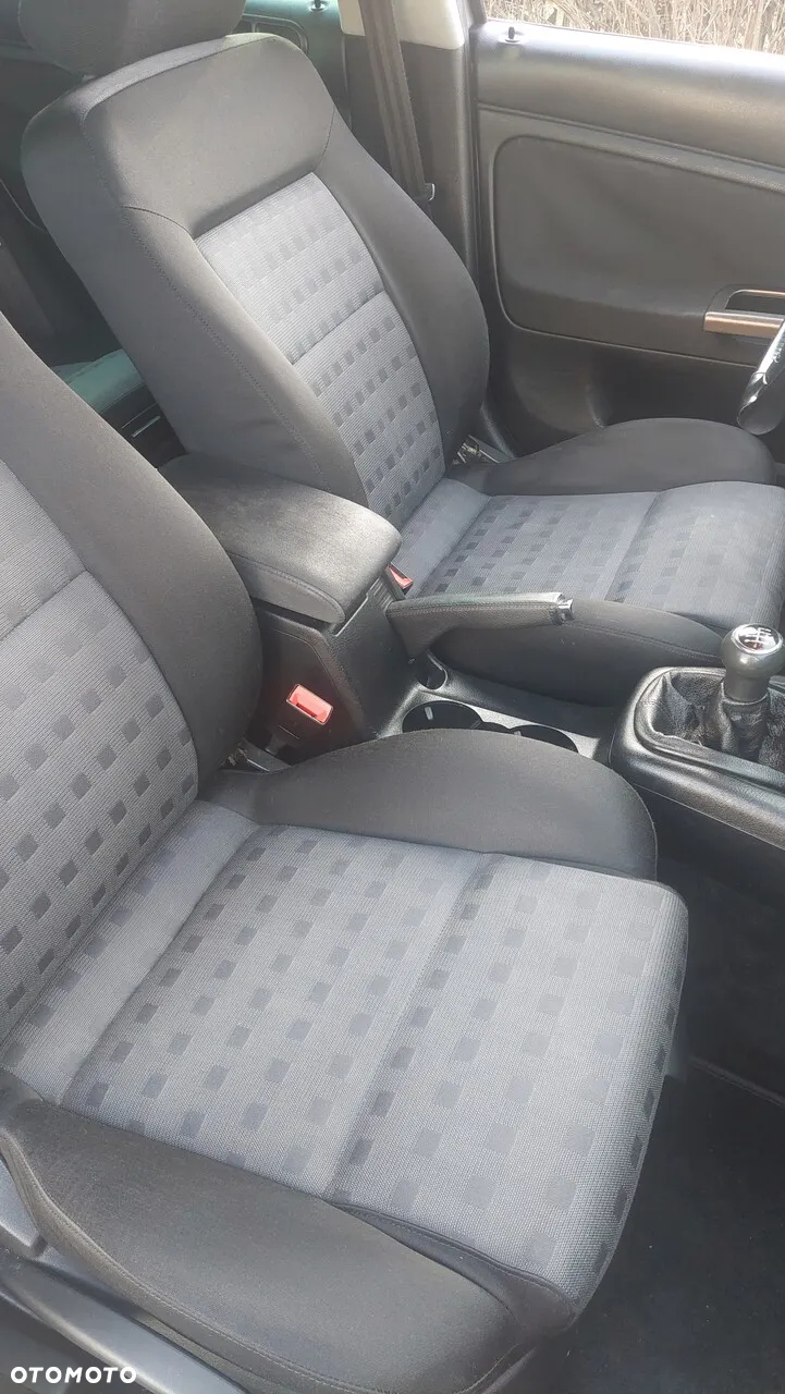 Volkswagen Passat 1.9 TDI Trendline - 29