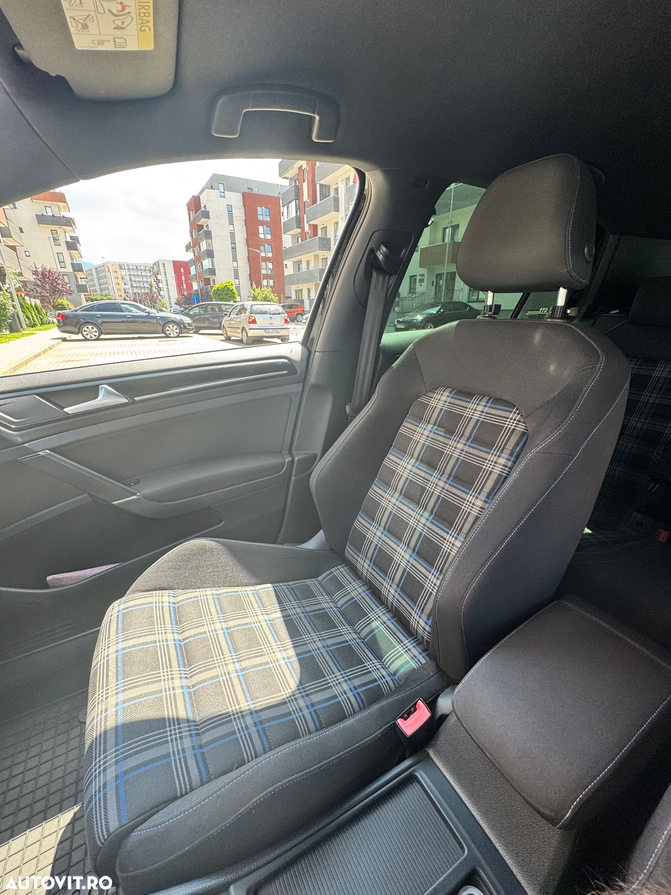 Volkswagen Golf - 13