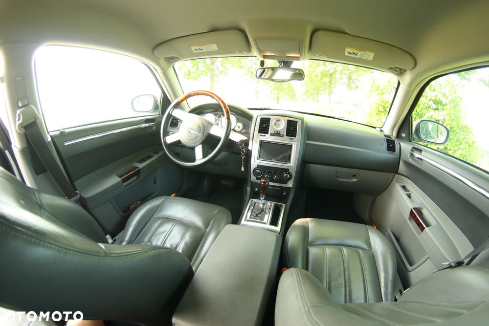 Chrysler 300C 5.7 V8 Hemi - 7