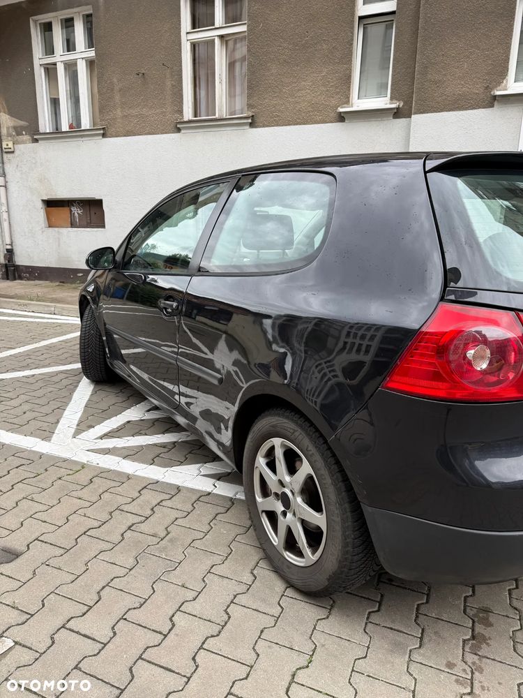 Volkswagen Golf 1.6 FSI Comfortline - 5