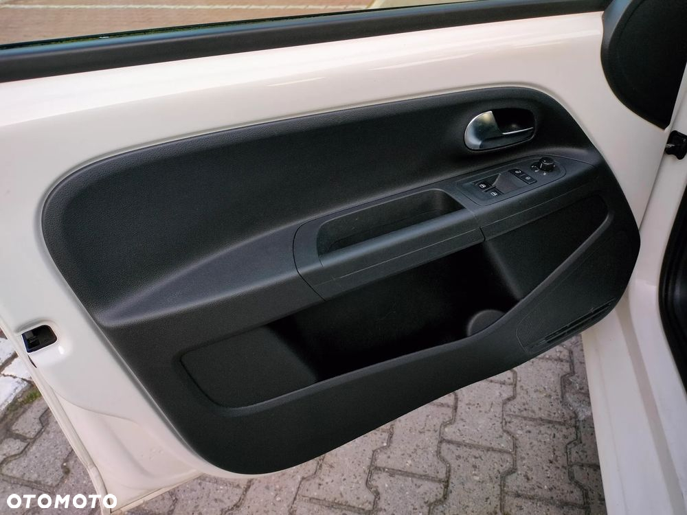 Volkswagen up! - 13
