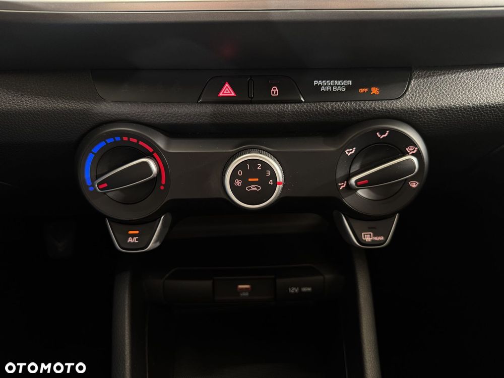 Kia Stonic - 22