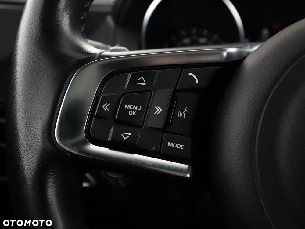 Jaguar XE 20d R-Sport - 32