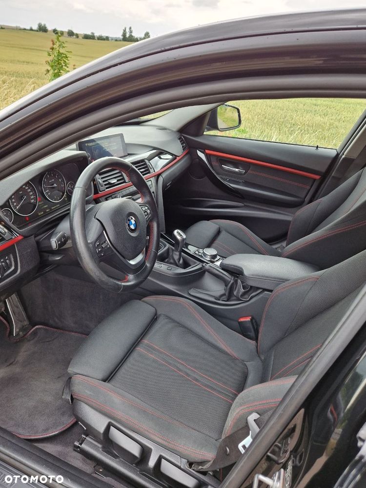 BMW Seria 3 320i Luxury Line - 8