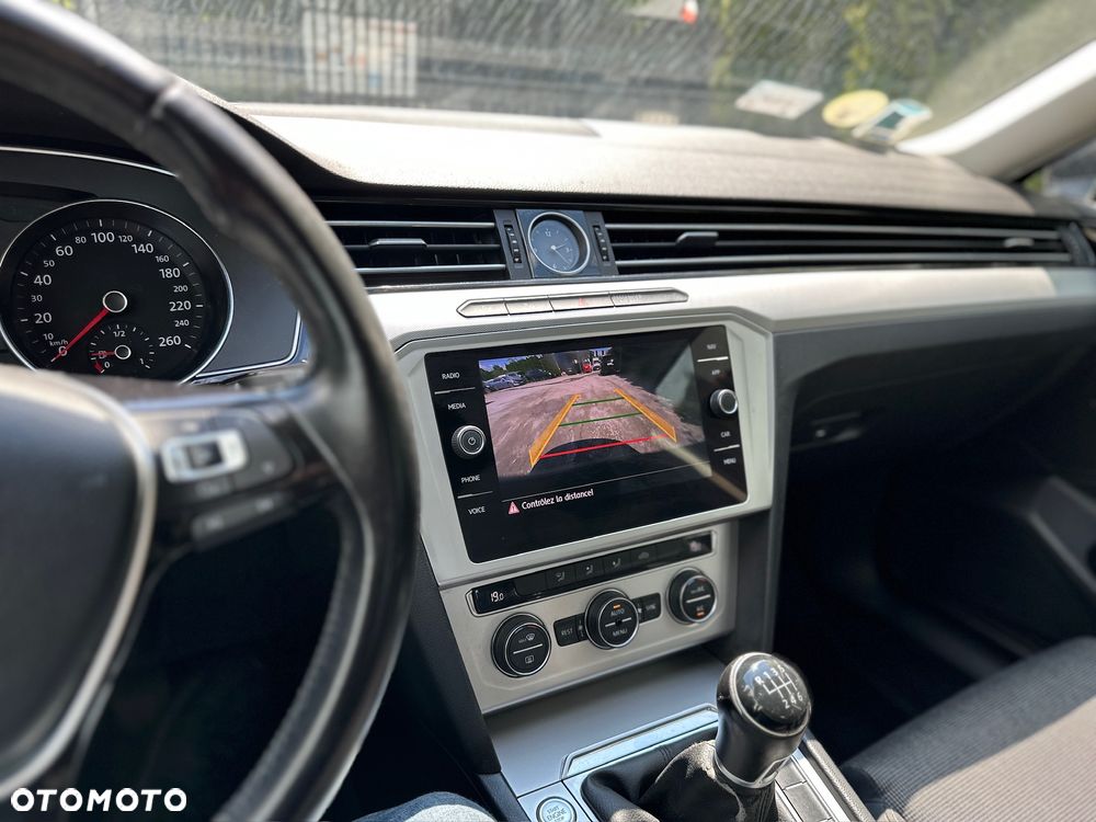 Volkswagen Passat 1.6 TDI (BlueMotion Technology) Trendline - 14