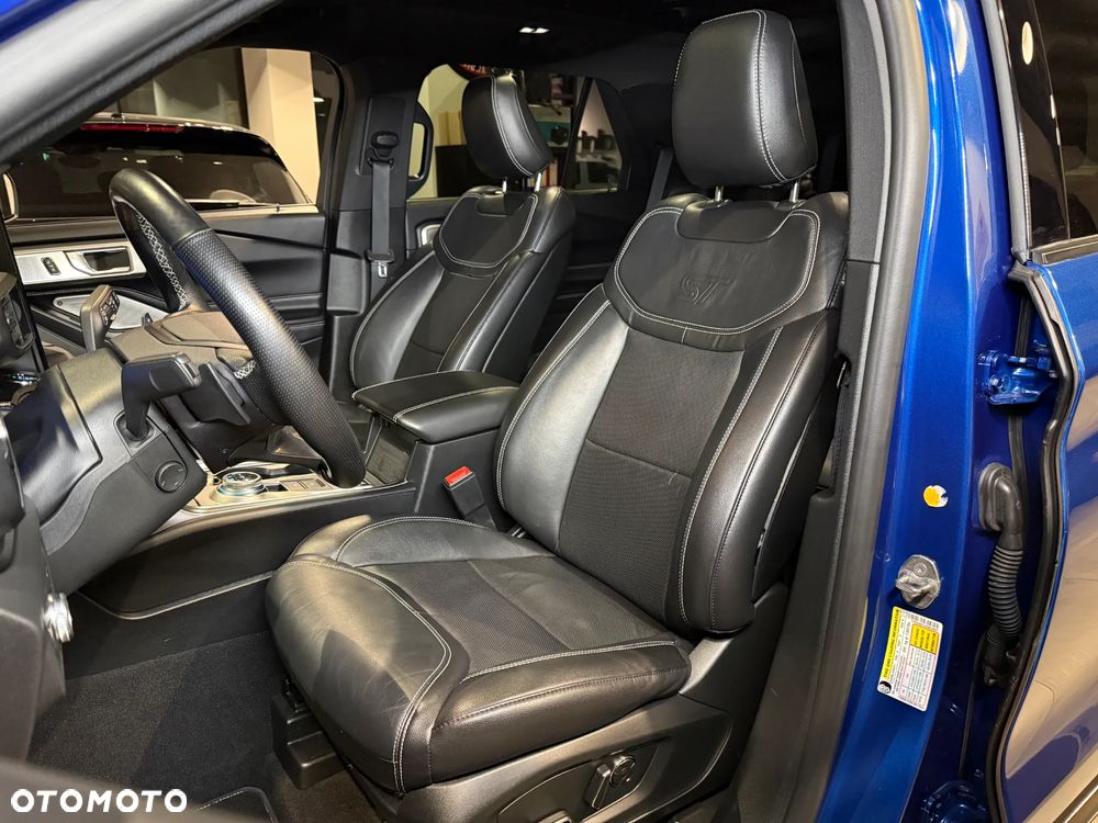 Ford Explorer - 21
