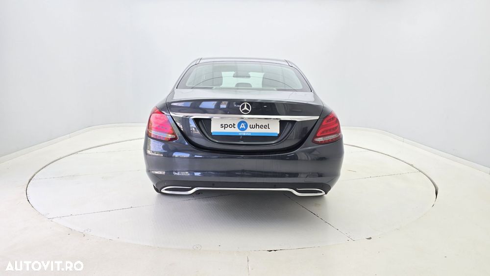 Mercedes-Benz C - 7