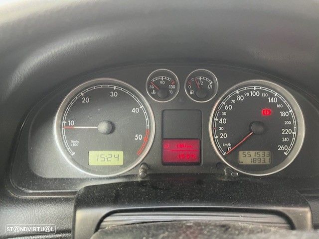 VW Passat Variant 1.9 TDi Highline - 9