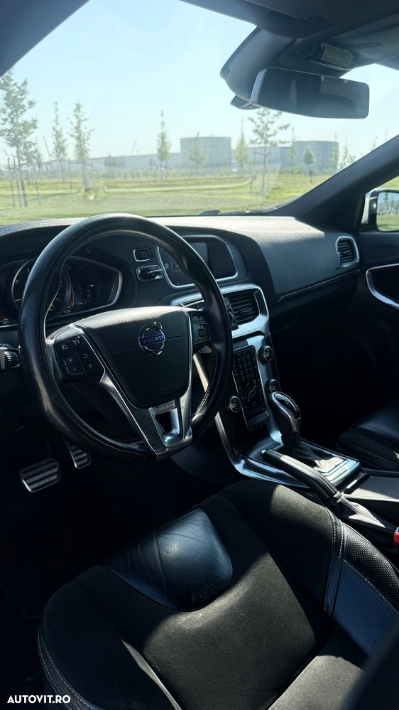 Volvo V40 D3 Aut. R-Design - 9